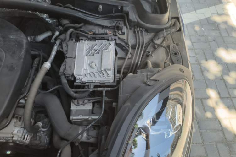 Used Porsche Macan 2018 Macan 2.0T Engine Bay Left