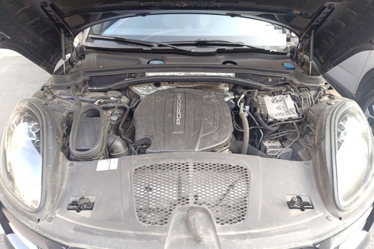 Used Porsche Macan 2018 Macan 2.0T Engine Bay