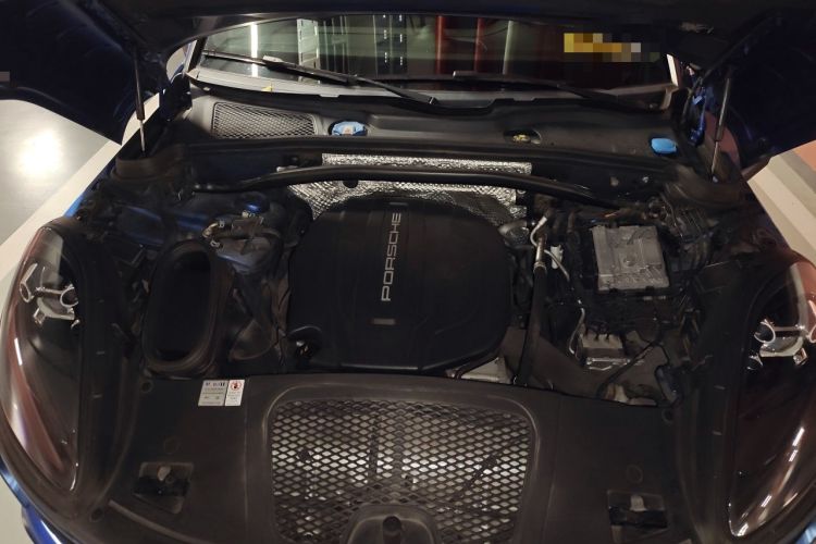 Used Porsche Macan 2018 Macan 2.0T Engine Bay