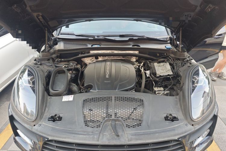 Used Porsche Macan 2018 Macan 2.0T Engine Bay