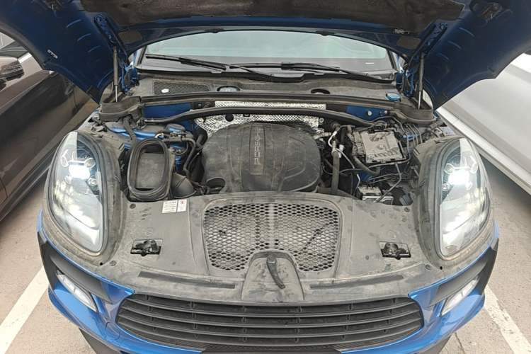 Used Porsche Macan 2018 Macan 2.0T Engine Bay