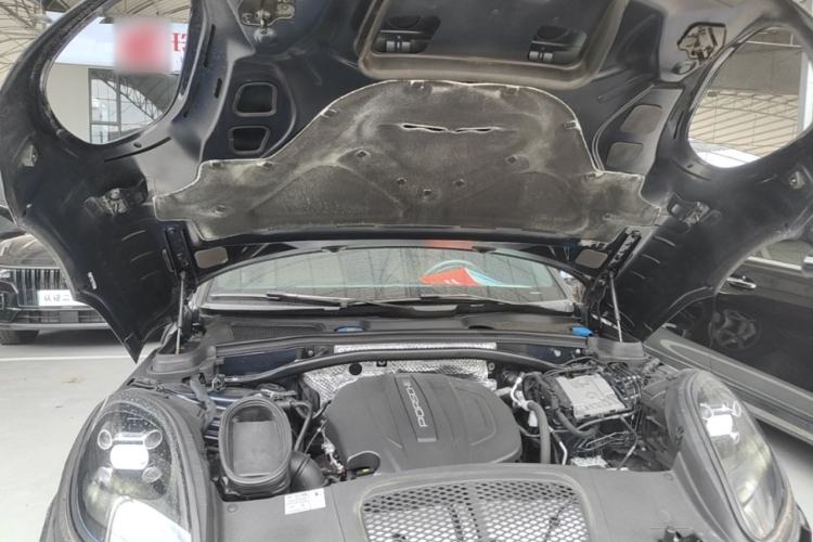 Used Porsche Macan 2018 Macan 2.0T Engine Bay