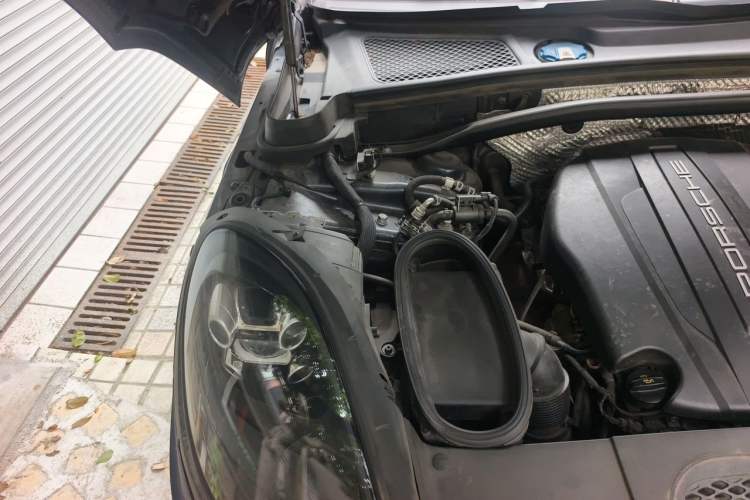 Used Porsche Macan 2018 Macan 2.0T Engine Bay Right