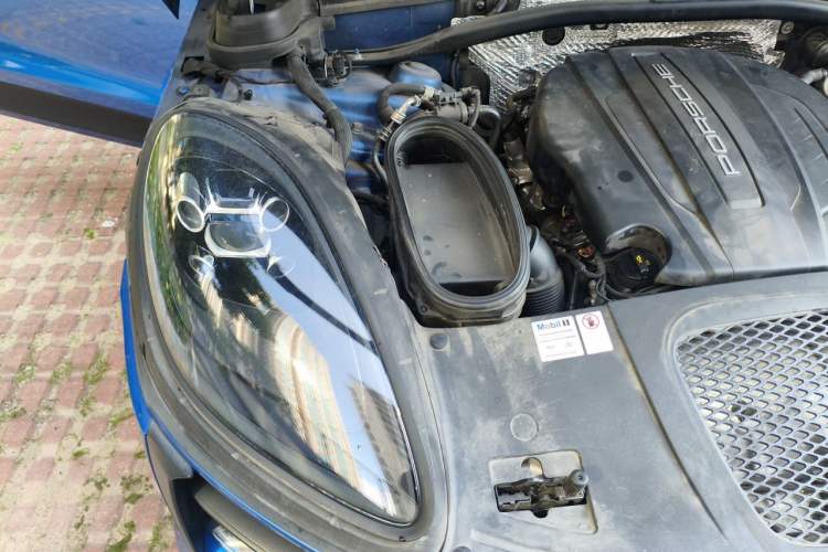 Used Porsche Macan 2018 Macan 2.0T Engine Bay Right