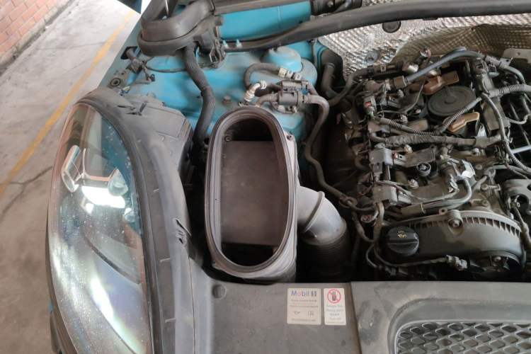 Used Porsche Macan 2018 Macan 2.0T Engine Bay Right