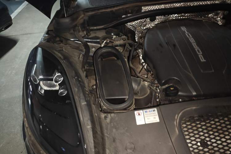 Used Porsche Macan 2018 Macan 2.0T Engine Bay Right