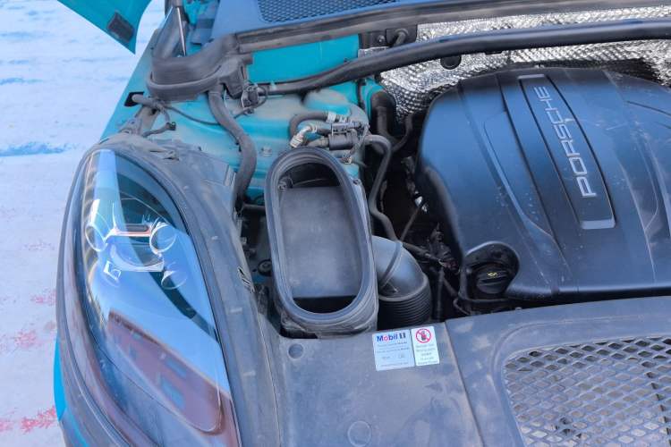 Used Porsche Macan 2018 Macan 2.0T Engine Bay Right