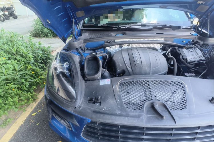 Used Porsche Macan 2018 Macan 2.0T Engine Bay Right