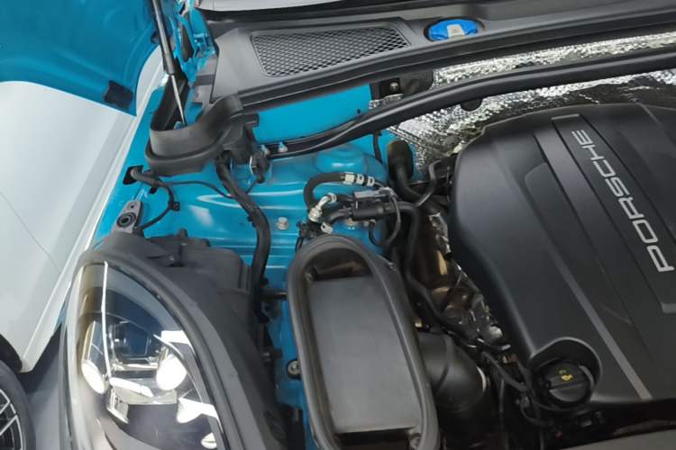 Used Porsche Macan 2018 Macan 2.0T Engine Bay Right