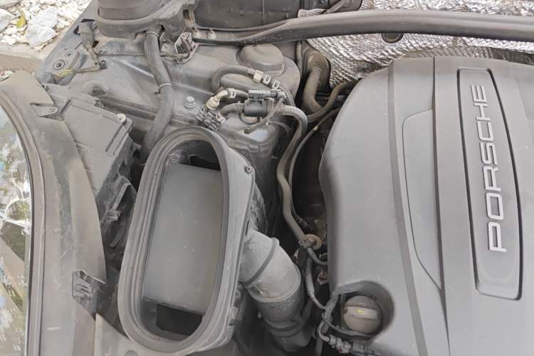 Used Porsche Macan 2018 Macan 2.0T Engine Bay Right