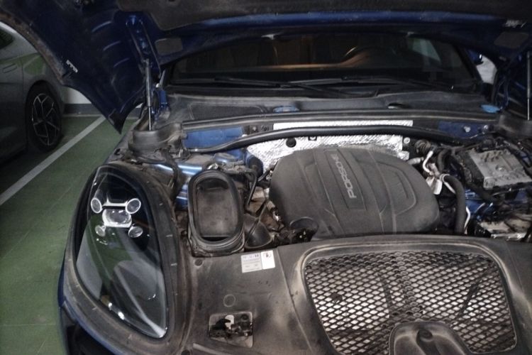 Used Porsche Macan 2018 Macan 2.0T Engine Bay Right