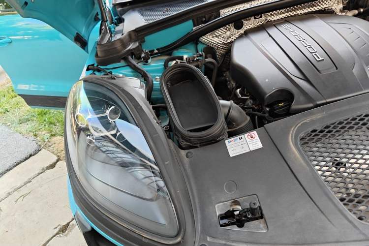Used Porsche Macan 2018 Macan 2.0T Engine Bay Right
