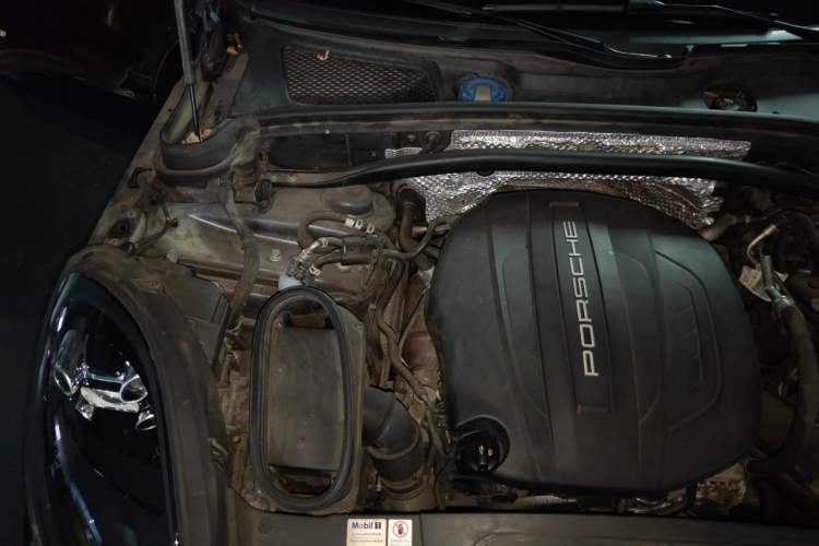Used Porsche Macan 2018 Macan 2.0T Engine Bay Right