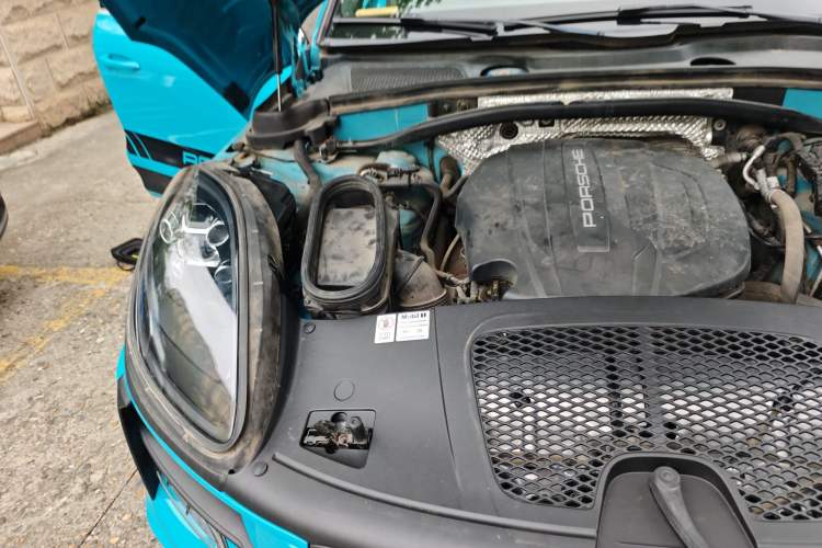 Used Porsche Macan 2018 Macan 2.0T Engine Bay Right