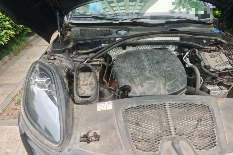 Used Porsche Macan 2018 Macan 2.0T Engine Bay Right