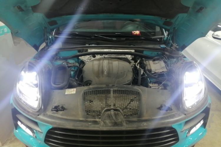 Used Porsche Macan 2018 Macan 2.0T Engine Bay
