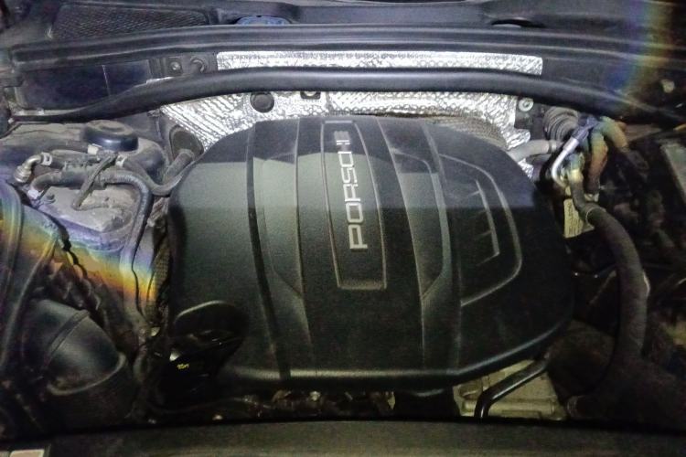 Used Porsche Macan 2018 Macan 2.0T Engine Bay