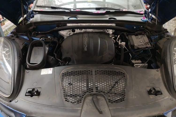 Used Porsche Macan 2018 Macan 2.0T Engine Bay