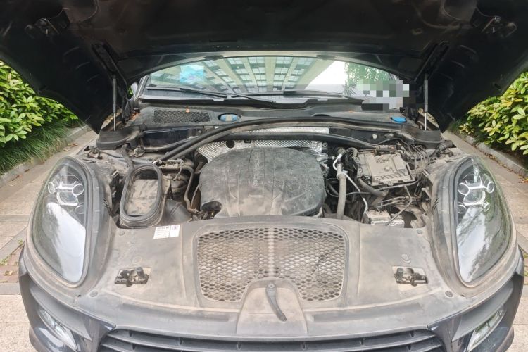 Used Porsche Macan 2018 Macan 2.0T Engine Bay