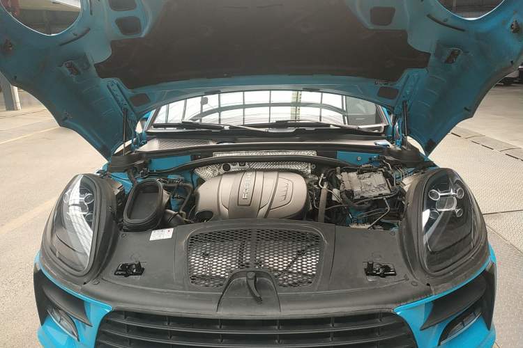 Used Porsche Macan 2018 Macan 2.0T Engine Bay