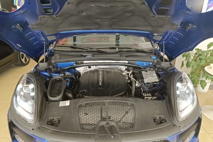 Used Porsche Macan 2018 Macan 2.0T Engine Bay