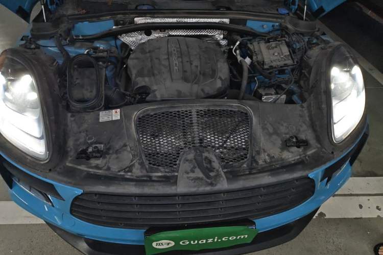 Used Porsche Macan 2018 Macan 2.0T Engine Bay