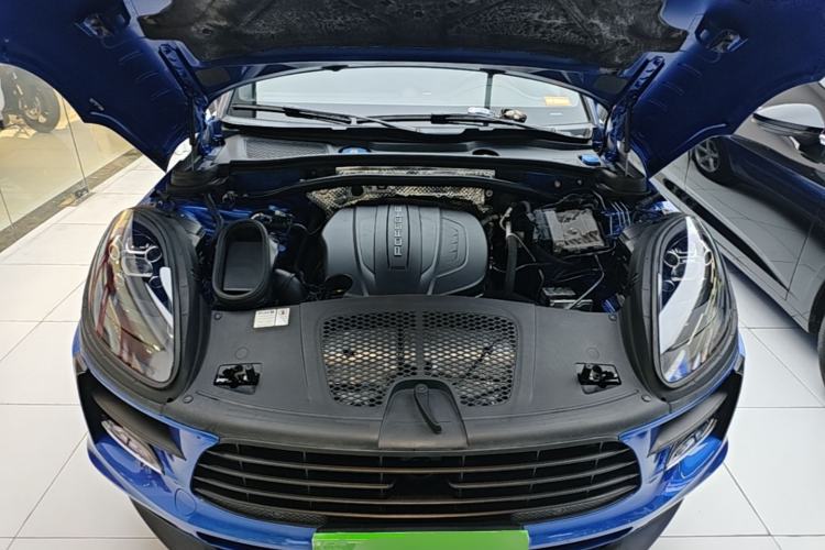 Used Porsche Macan 2018 Macan 2.0T Engine Bay