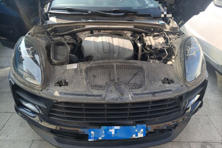 Used Porsche Macan 2018 Macan 2.0T Engine Bay