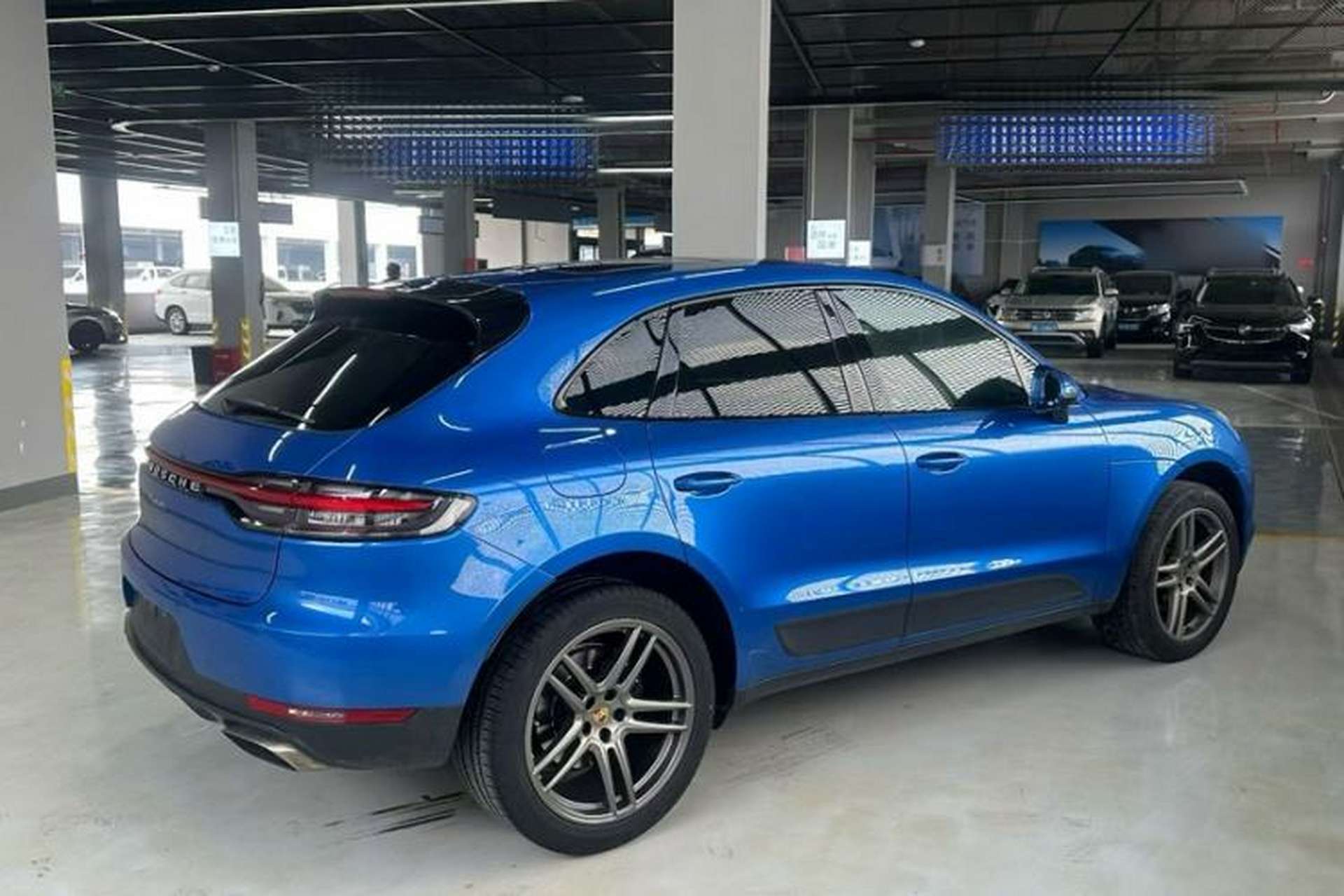 Used Porsche Macan 2018 Macan 2.0T Exterior 10