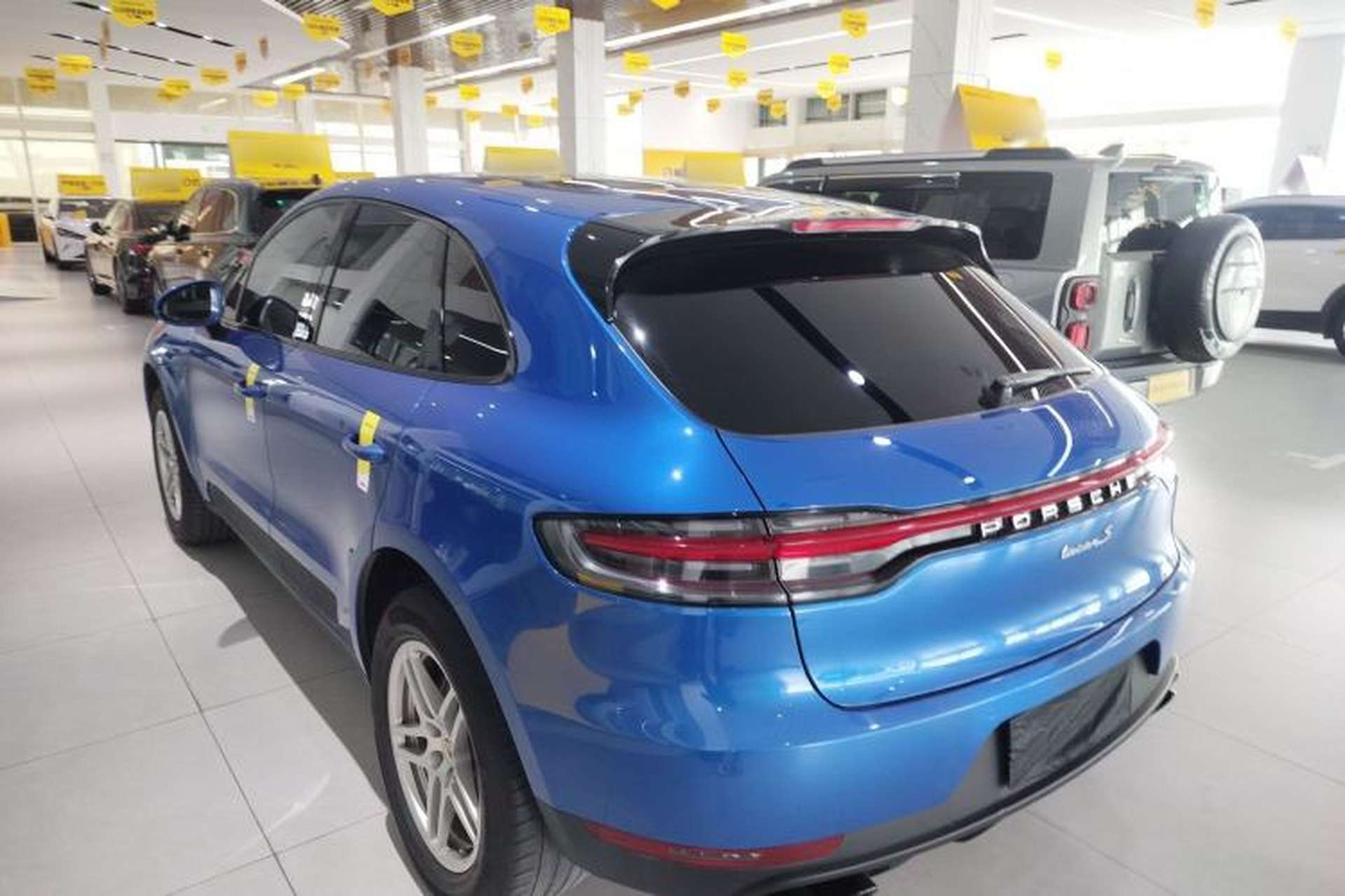 Used Porsche Macan 2018 Macan 2.0T Exterior 2