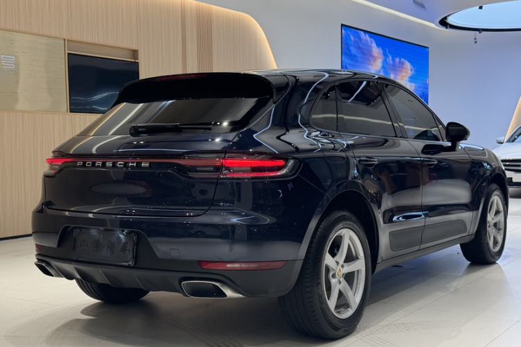 Used Porsche Macan 2018 Macan 2.0T Exterior 2