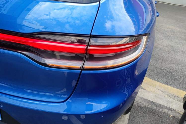 Used Porsche Macan 2018 Macan 2.0T Exterior 3