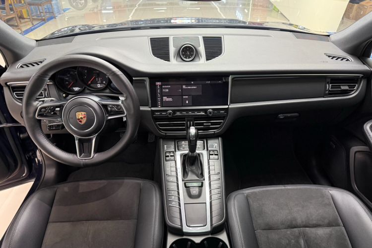 Used Porsche Macan 2018 Macan 2.0T Exterior 3