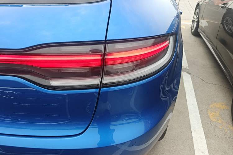 Used Porsche Macan 2018 Macan 2.0T Exterior 3