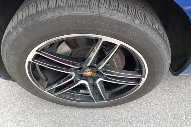 Used Porsche Macan 2018 Macan 2.0T Exterior 4