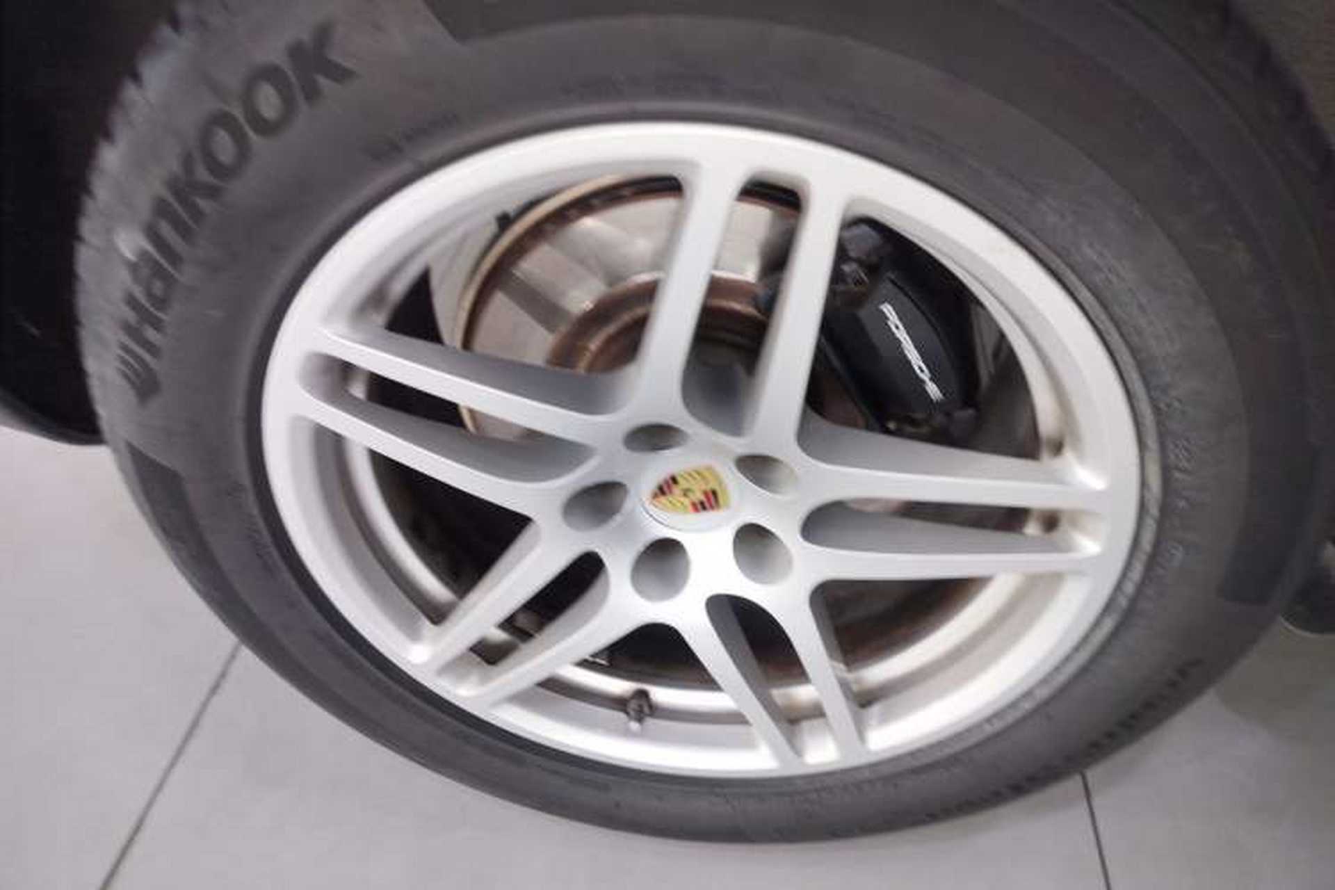 Used Porsche Macan 2018 Macan 2.0T Exterior 5