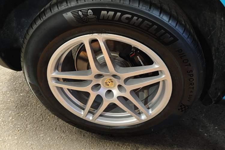Used Porsche Macan 2018 Macan 2.0T Exterior 5