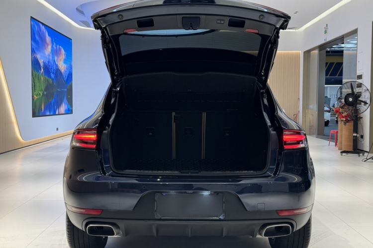 Used Porsche Macan 2018 Macan 2.0T Exterior 5