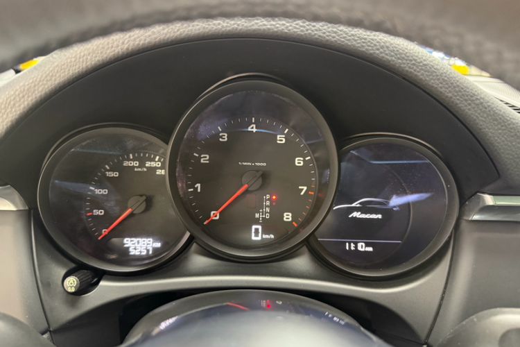 Used Porsche Macan 2018 Macan 2.0T Exterior 6