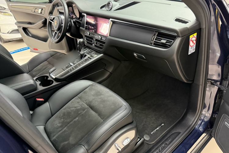 Used Porsche Macan 2018 Macan 2.0T Exterior 9