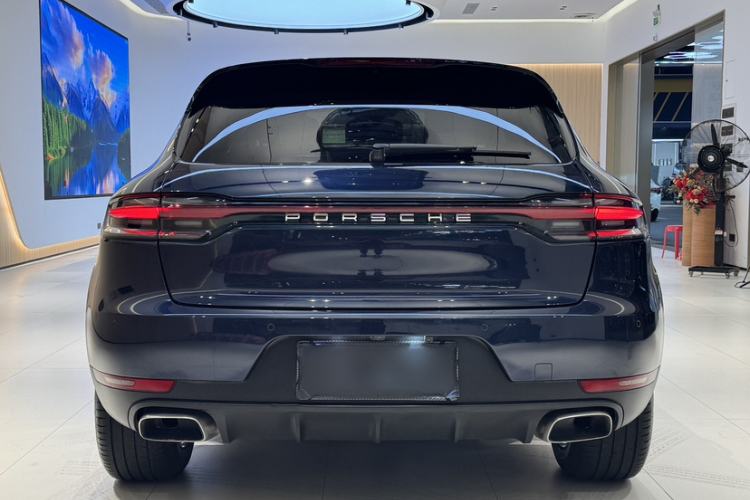 Used Porsche Macan 2018 Macan 2.0T Exterior 9