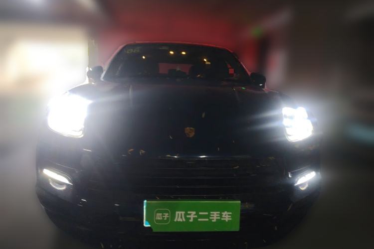 Used Porsche Macan 2018 Macan 2.0T Front