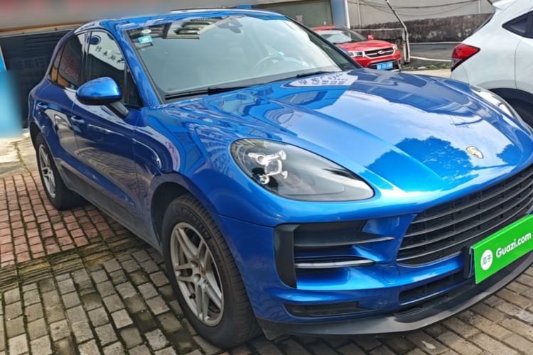Used Porsche Macan 2018 Macan 2.0T Front Right 45 Deg