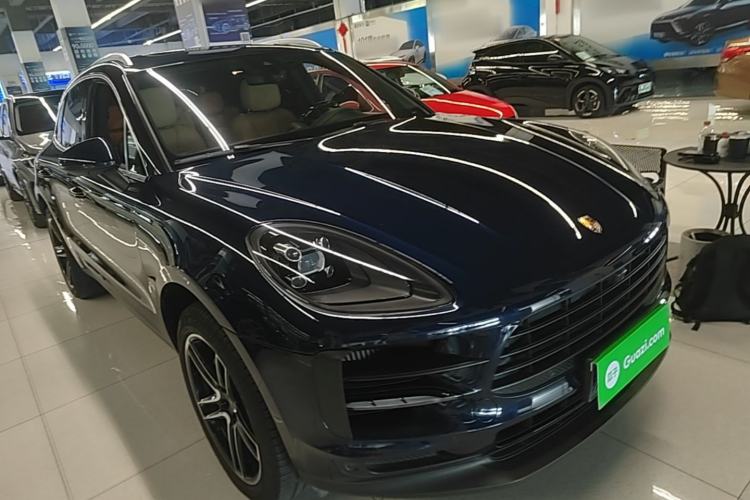 Used Porsche Macan 2018 Macan S 3.0T Front Right 45 Deg