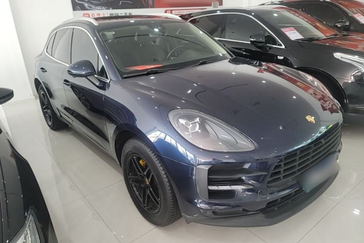 Used Porsche Macan 2018 Macan 2.0T Front Right 45 Deg