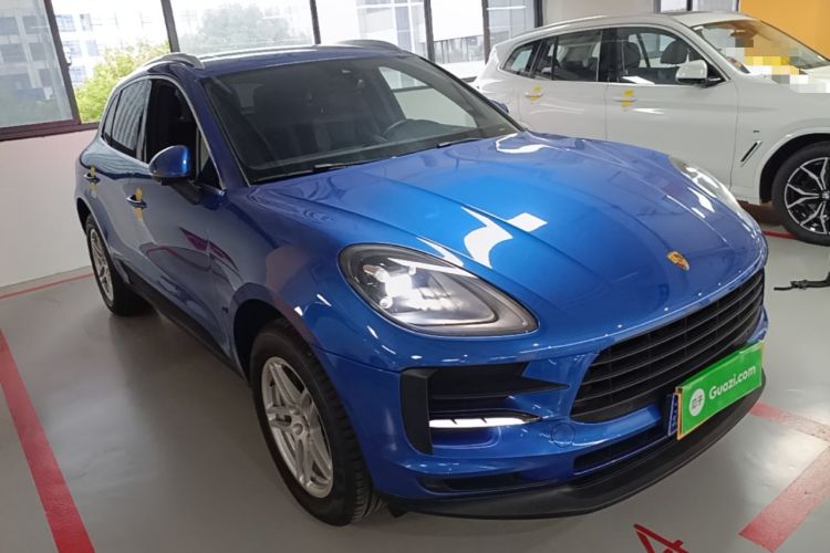 Used Porsche Macan 2018 Macan 2.0T Front Right 45 Deg