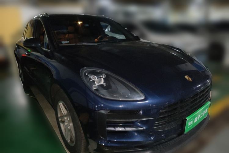 Used Porsche Macan 2018 Macan 2.0T Front Right 45 Deg
