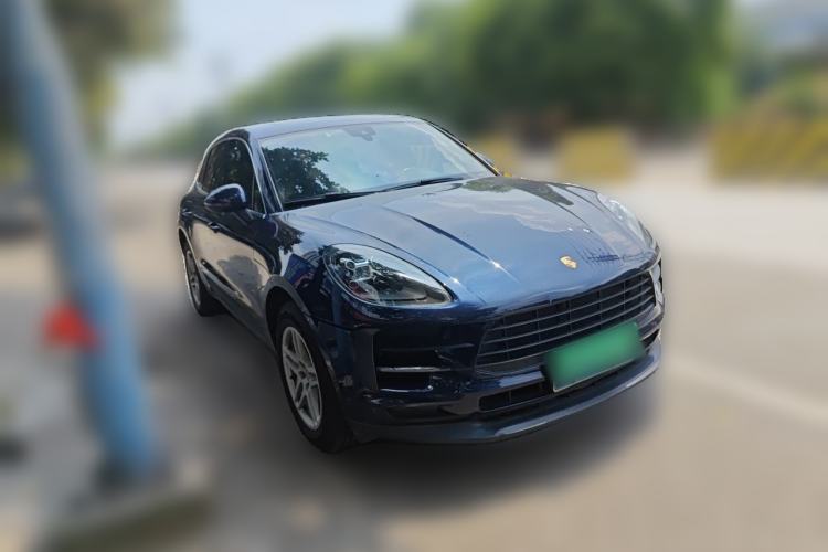 Used Porsche Macan 2018 Macan 2.0T Front Right 45 Deg