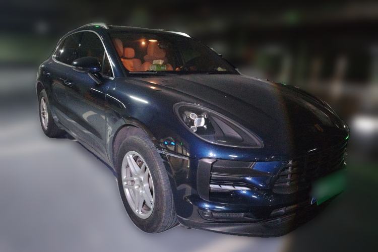 Used Porsche Macan 2018 Macan 2.0T Front Right 45 Deg