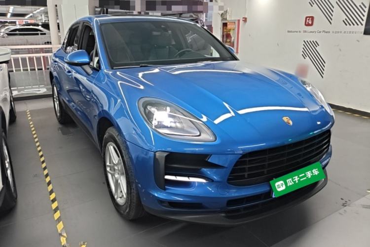 Used Porsche Macan 2018 Macan 2.0T Front Right 45 Deg